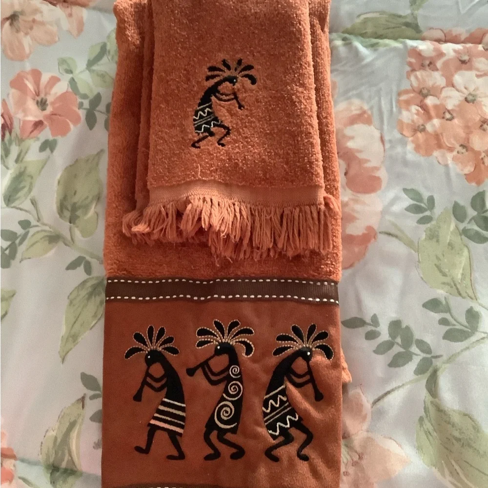 Traditions triable hand towel set rust black designs 2 piece set 100% cotton